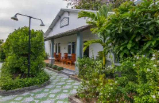 Tay Tien Bungalow Hotels near Ho Quoc Temple