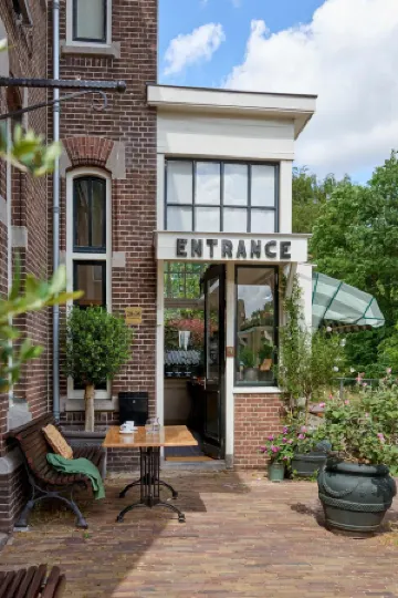 阿姆斯特爾芬站民宿