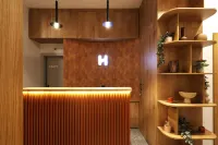Hop Inn Rooms & Suites