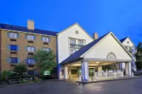 La Quinta Inn & Suites by Wyndham Cleveland Macedonia Hotels in Macedonia