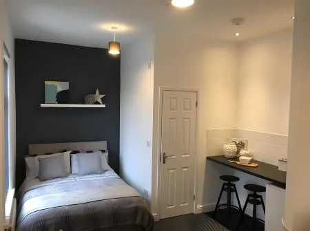 Townhouse @ Allen St - Stoke Отели рядом с достопримечательностью «The Excel Academy»