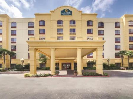 La Quinta Inn & Suites by Wyndham San Antonio Downtown