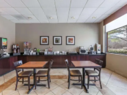 Super 8 by Wyndham Atoka Hoteles en Atoka