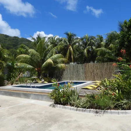 Castaway Lodge
