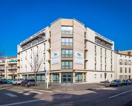 ネメアアパートホテルホームスイートナンシーセンター ナンシーのホテル