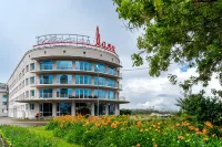 Mayak Korpus Irtyish Hotel Botanical Garden of Plotnikov in Omsk State Agrarian University 주변 호텔