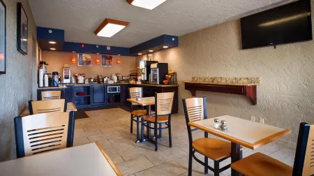 Quality Inn Clinton North