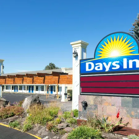 Days Inn by Wyndham Bend