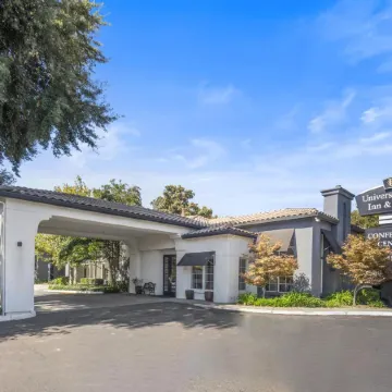 University Park Inn & Suites