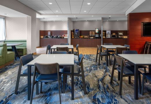 페어필드 인 & 스위트 로비