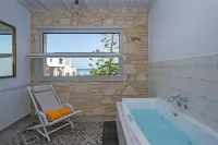 Contaratos Beach Hotel - Hot Tub