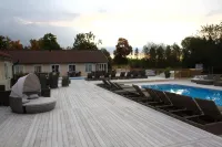 Kosta Lodge - Pools