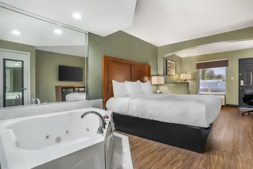 Quality Inn & Suites Near Panama City Beach