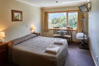 Aoraki Mount Cook Alpine Lodge - Kitchens