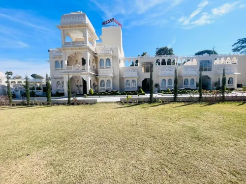 The Kumbha Mahal Resort - Airport Shuttle