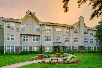 Residence Inn Atlanta Norcross/Peachtree Corners Các khách sạn ở Johns Creek