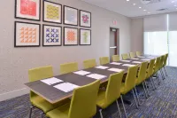 Holiday Inn Express & Suites Omaha Airport