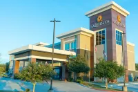 La Quinta Inn & Suites by Wyndham Karnes City - Kenedy Hotels in Karnes City