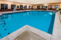 La Quinta Inn & Suites by Wyndham DFW Airport West - Bedford Hotels in Bedford