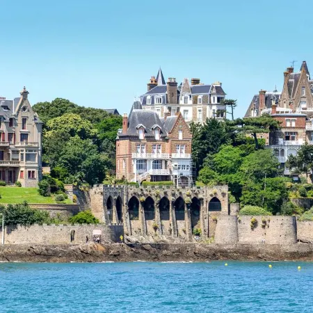 Ibis Saint-Malo Plage Отели в г. Сен-Мало