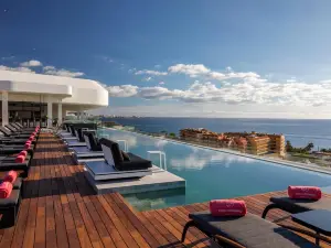 Royal Hideaway Corales Suites