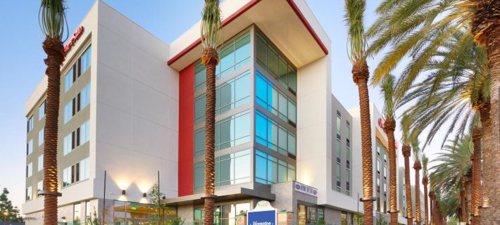 Hampton Inn & Suites Anaheim Hotels in Anaheim