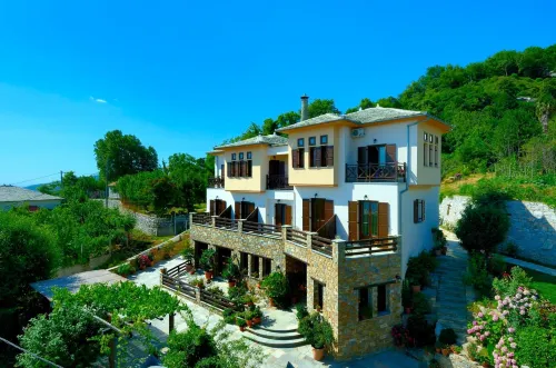 Guesthouse Iris Hotels in Mouresi