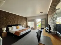 City Colonial Motor Inn Hotels in Gol Gol