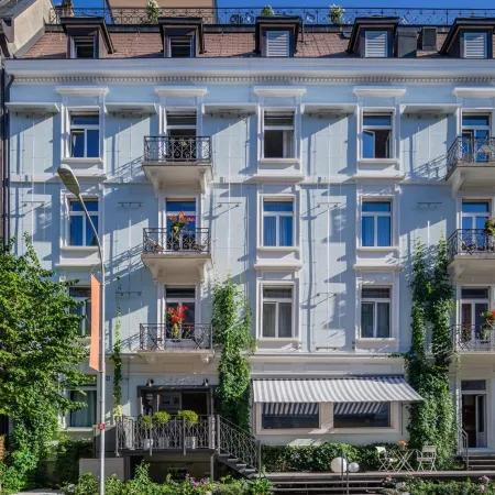Alma Hotel