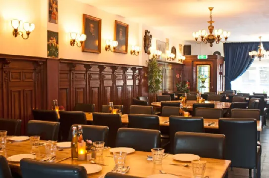 Hotel Prins Hendrik Отели рядом со станцией Центральный вокзал Амстердама