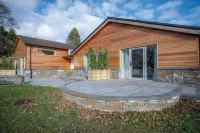 Suite 9 - Sleeping Giant Hotel - PEN Y CAE Inn  호텔