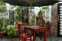 Flame Flowers Homestay