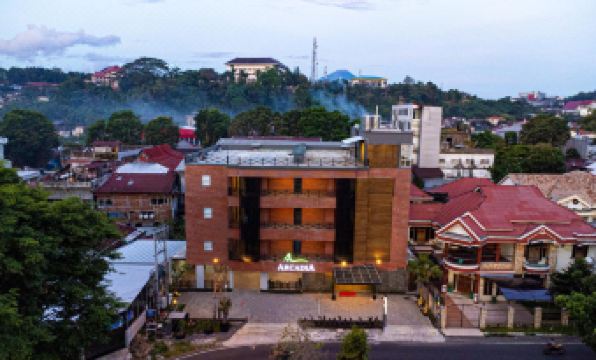 Arcadia Hotel Manado - Housity