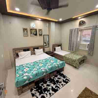 Hotel O Shiv Balaji Guest House Rooms