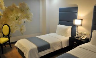 Queen Margarette Hotel - Downtown