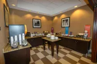 Hampton Inn & Suites Bremerton - Desayuno