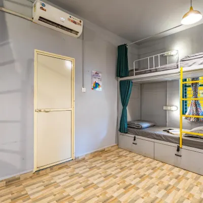 Whoopers Hostel Anjuna, Goa Các khách sạn gần Bãi biển Anjuna