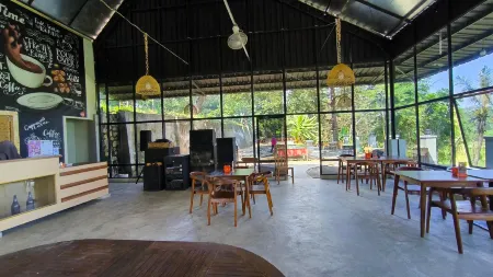 Beringin View Hotel & Resort Отели в г. Jepara Regency