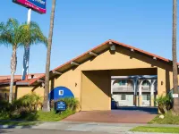 Howard Johnson by Wyndham National City/San Diego South