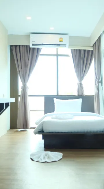 ห้องดีลักซ์ เตียงแฝด พร้อมวิวเมือง