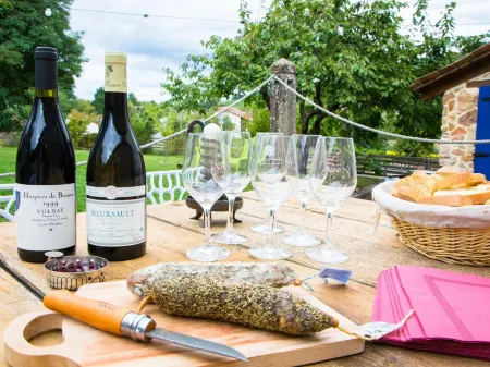 Les Portails Bleus Отели в г. Клюни