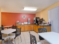 Super 8 by Wyndham Chipley Hotels in Chipley