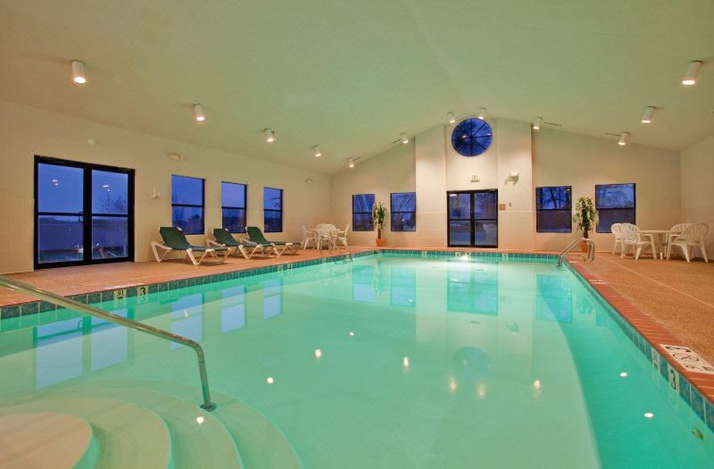 Holiday Inn Express & Suites Batesville by IHG photo 3