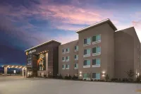 La Quinta Inn & Suites by Wyndham Clovis CA Hotel a Clovis