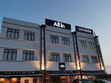 All in Hotel Отели рядом с достопримечательностью «Galeri Seni Piring Hitam»