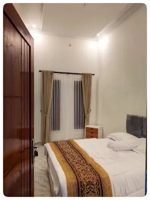 Edelweiss Homestay Hotels in Balecatur