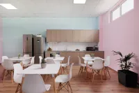Local Hostel & Suites