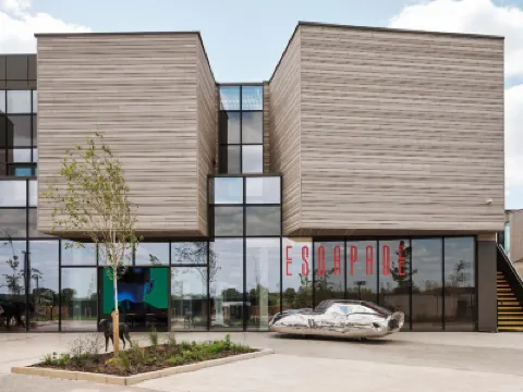 โรงแรมเอสคาเปด ซิลเวอร์สโตน โรงแรมใน