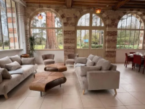 Château du Rondon โรงแรมในOlivet