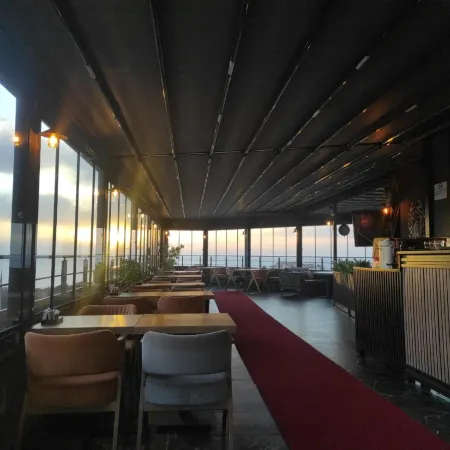Grand Royal Hotel